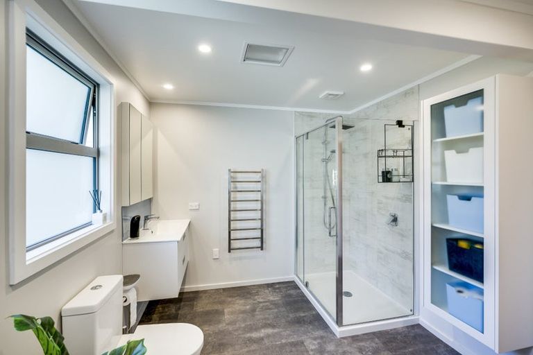 Photo of property in 18 Hadfield Terrace, Bluff Hill, Napier, 4110