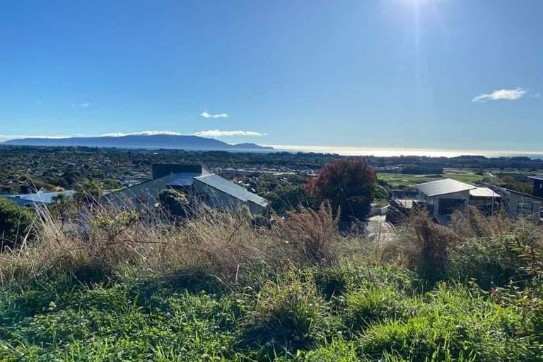 Photo of property in 73 Kotare Street, Waikanae, 5036