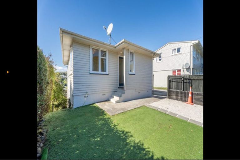 Photo of property in 101 Sievers Grove, Cannons Creek, Porirua, 5024
