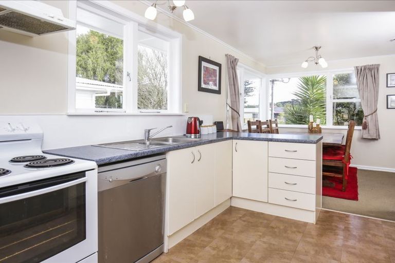 Photo of property in 29 Cobham Crescent, Kelston, Auckland, 0602