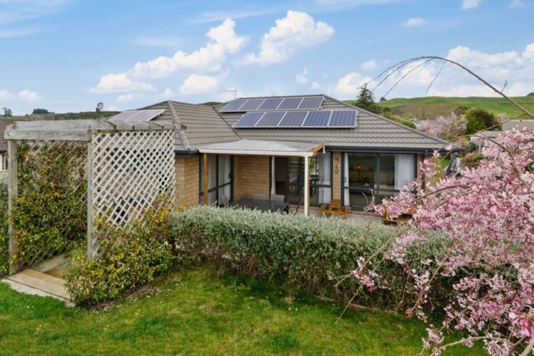 Photo of property in 25 Hamon Place, Pukehangi, Rotorua, 3015