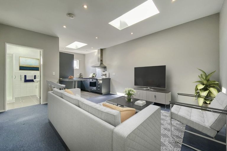 Photo of property in 2/35 Home Street, Mount Victoria, Wellington, 6011