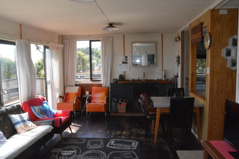 Photo of property in 5 Tokopapa Street, Mokau, 4376
