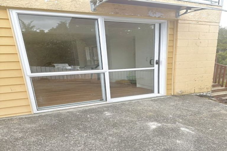 Photo of property in 2/59 Pupuke Road, Birkenhead, Auckland, 0627