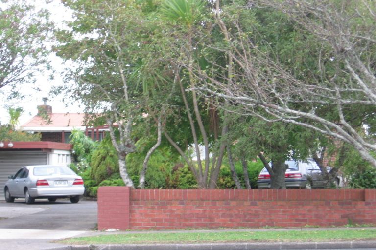 Photo of property in 48 Sturges Road, Henderson, Auckland, 0612