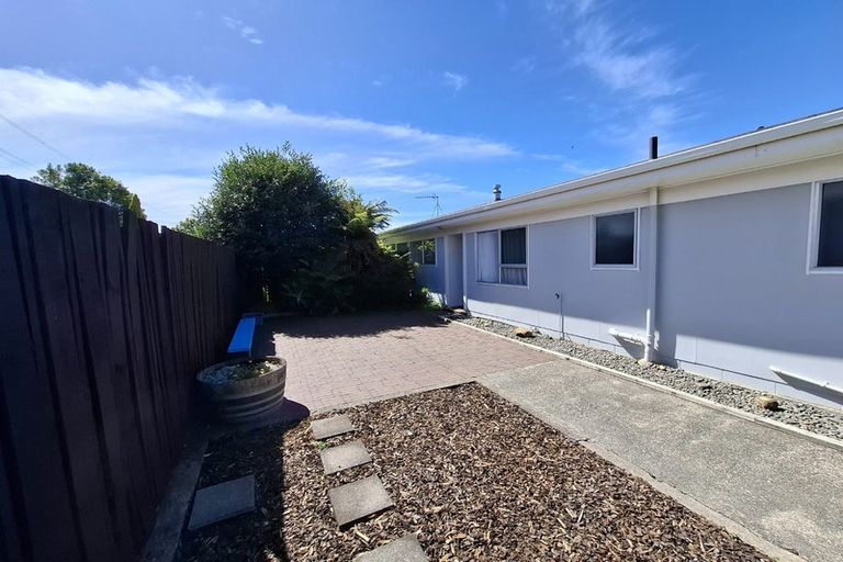 Photo of property in 2/23 Berwyn Avenue, Takanini, 2112