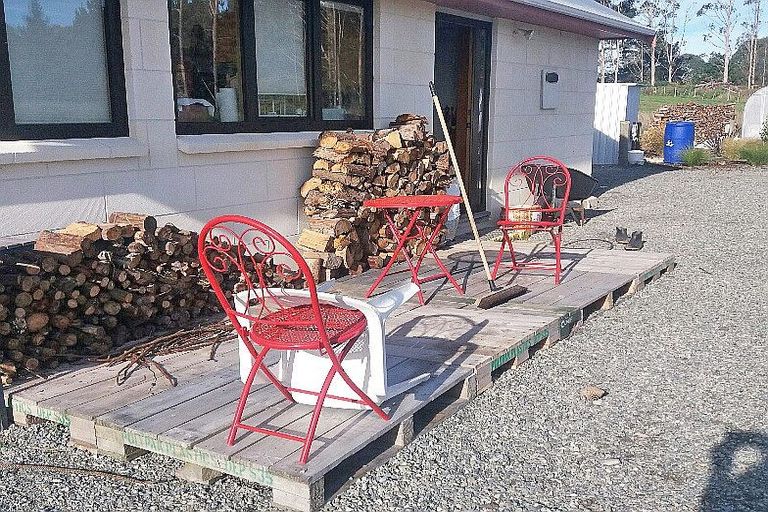 Photo of property in 10 Stafford Street, Hampden, 9410