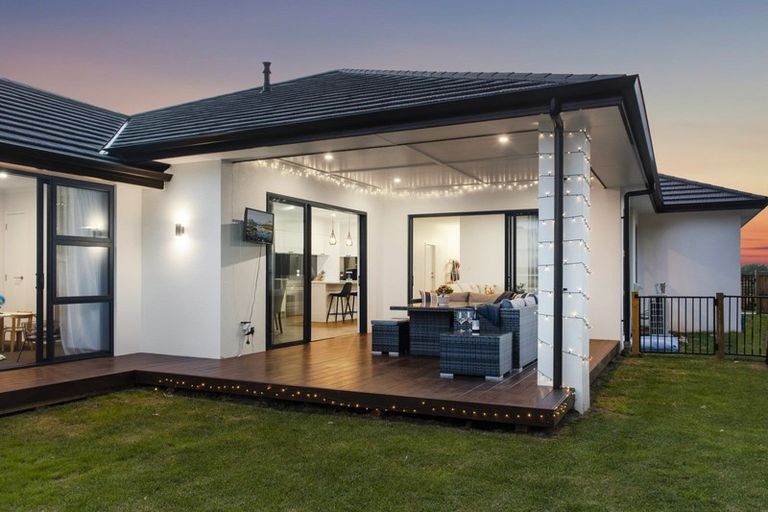 Photo of property in 151 Margaret Drive, Omokoroa, 3114