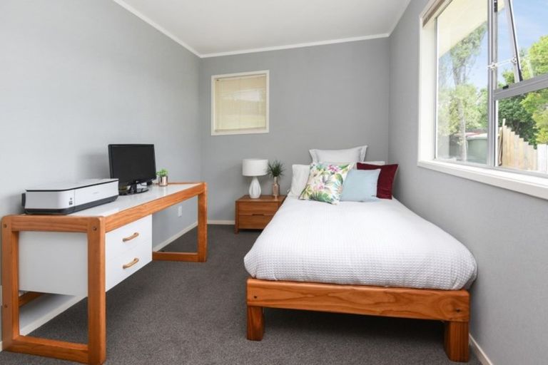 Photo of property in 3 Addis Place, Shelly Park, Auckland, 2014