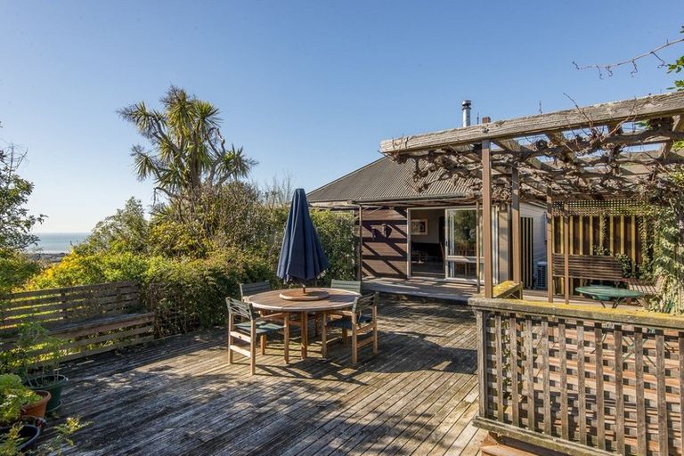 Photo of property in 2/112a Moncks Spur Road, Redcliffs, Christchurch, 8081