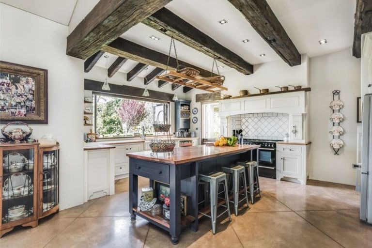 Photo of property in 390 Clevedon Kawakawa Road, Clevedon, Papakura, 2585