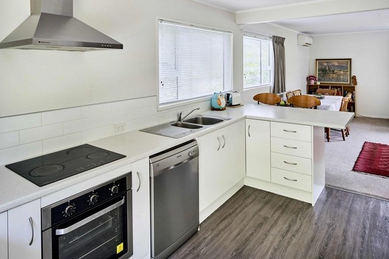 Photo of property in 5 Ayton Drive, Whitby, Porirua, 5024