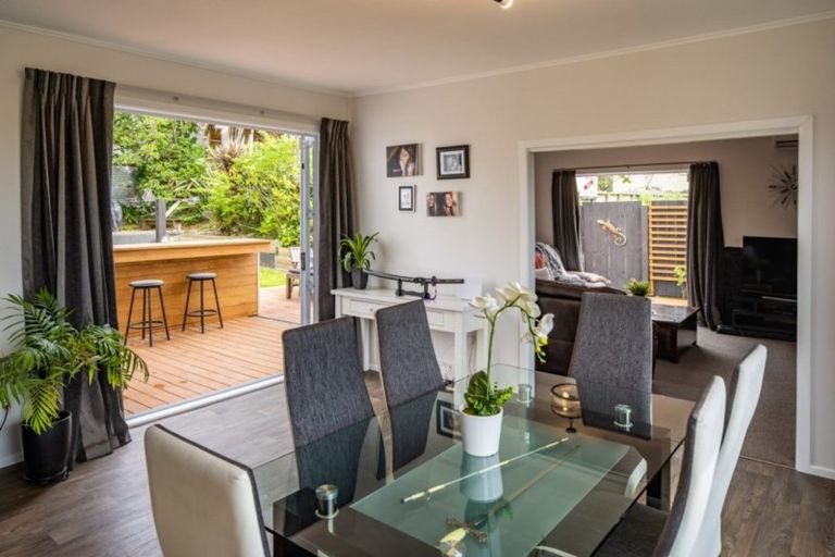 Photo of property in 2/11 Awarua Street, Elsdon, Porirua, 5022