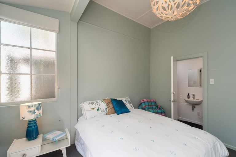 Photo of property in 18 Princess Terrace, Newtown, Wellington, 6021