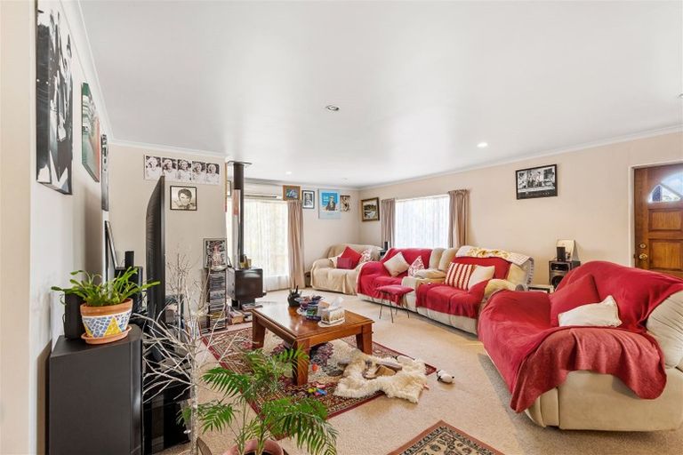 Photo of property in 51 Broadfield Street, Massey, Auckland, 0614