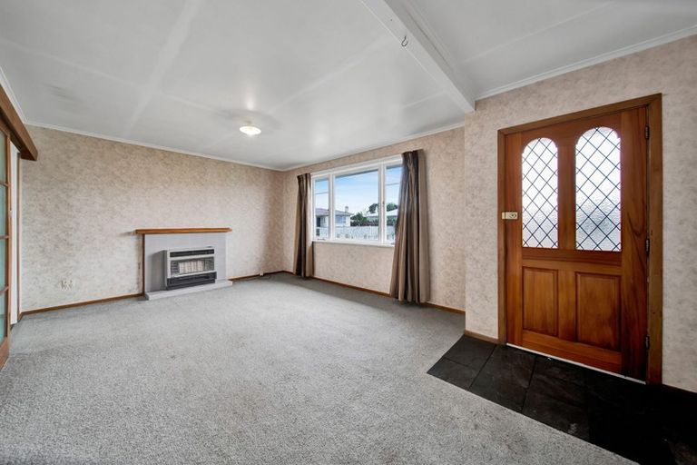 Photo of property in 21 Pacey Avenue, Hawera, 4610