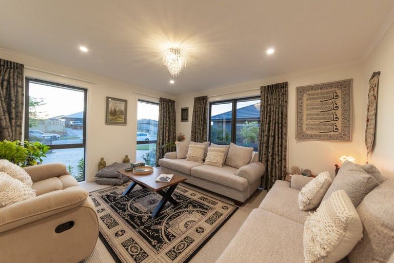 Photo of property in 199 Pacific Drive, Fitzherbert, Palmerston North, 4410