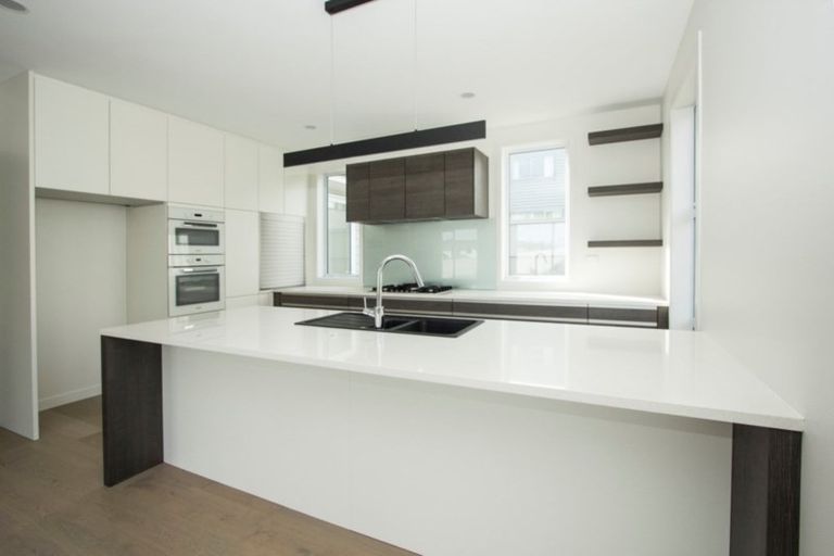 Photo of property in 16 Milano Boulevard, Karaka, Papakura, 2113