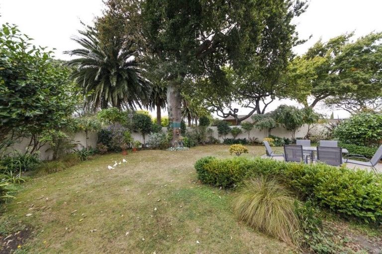 Photo of property in 4 The Oaks, Awapuni, Palmerston North, 4412