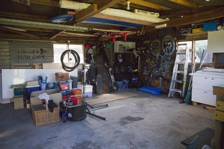 Photo of property in 49 Oriana Crescent, Hornby, Christchurch, 8042