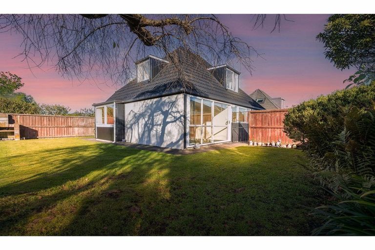 Photo of property in 2/38 Reynolds Avenue, Bishopdale, Christchurch, 8053