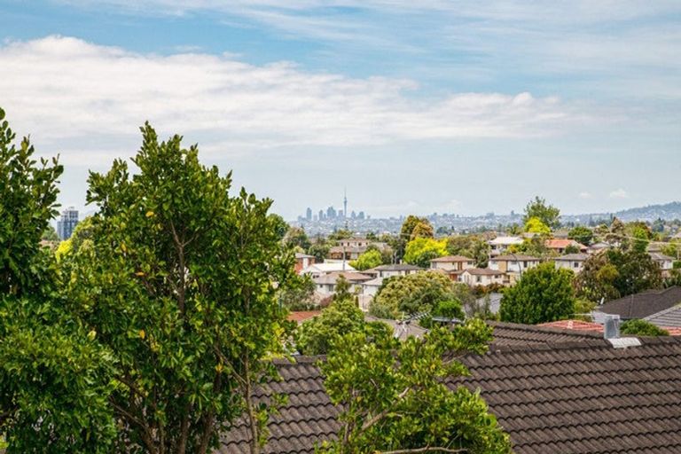 Photo of property in 19 Highfields Terrace, Henderson, Auckland, 0612