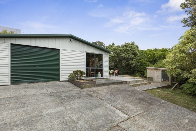 Photo of property in 22 Whitechapel Grove, Stokes Valley, Lower Hutt, 5019
