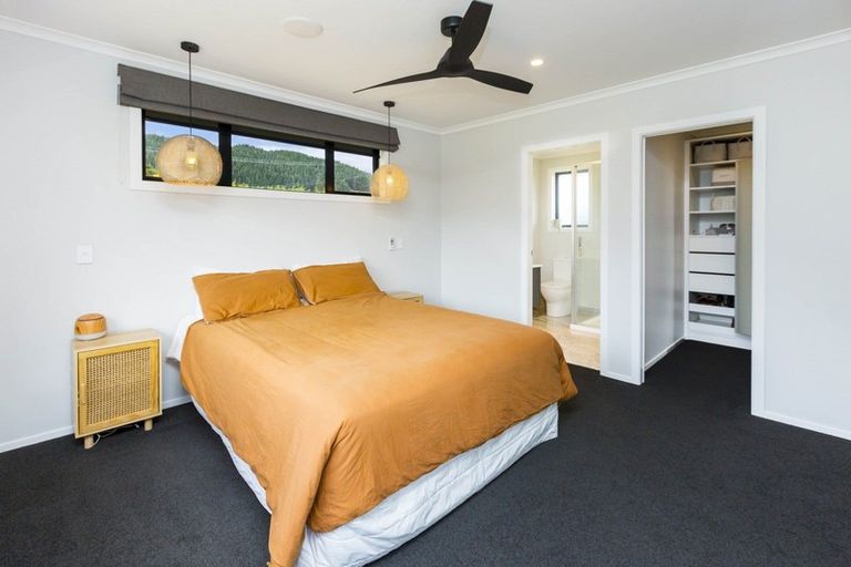 Photo of property in 27 Salisbury Crescent, Wallaceville, Upper Hutt, 5018