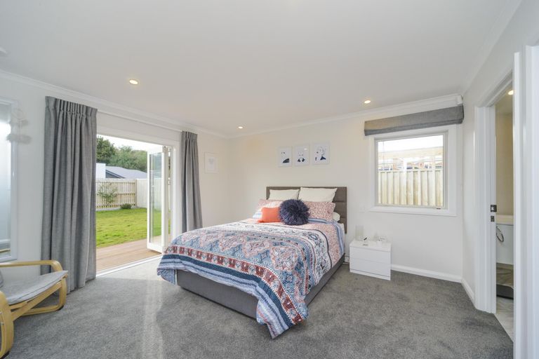 Photo of property in 28 Serenity Crescent, Kelvin Grove, Palmerston North, 4414