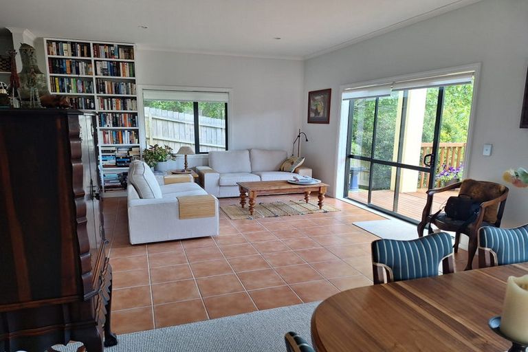 Photo of property in 44 Parkwood Crescent, Gulf Harbour, Whangaparaoa, 0930