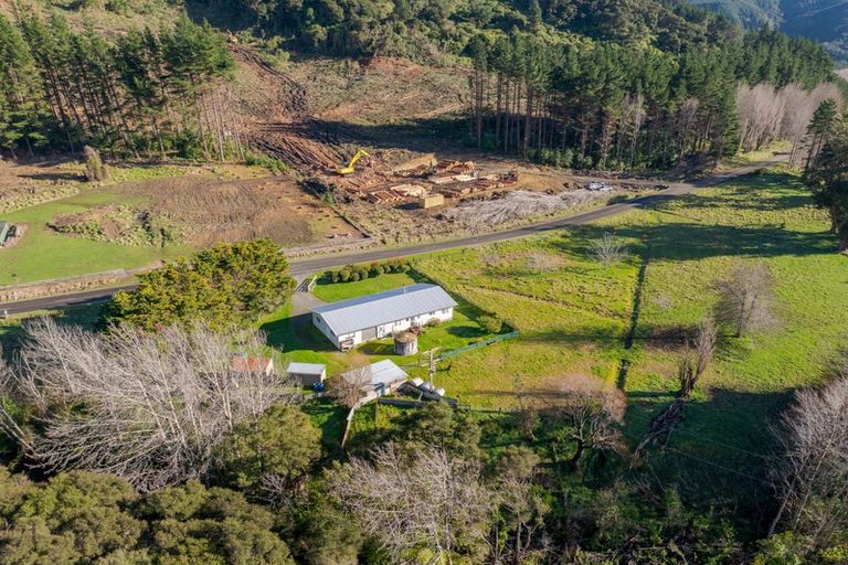 Photo of property in 5421 Masterton Castlepoint Road, Tinui, Masterton, 5889