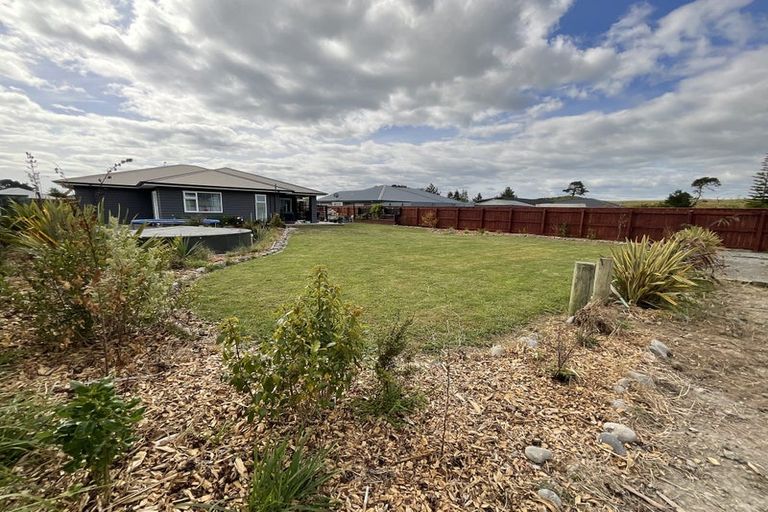 Photo of property in 11 Te Wiremu Lane, Otaki, 5512