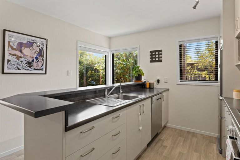 Photo of property in 2/114 Saint James Avenue, Papanui, Christchurch, 8053