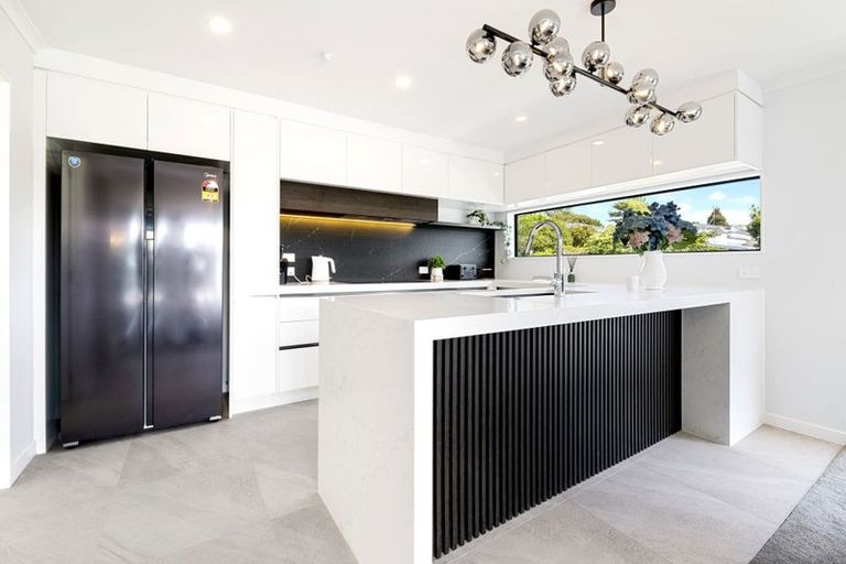 Photo of property in 12a Tiber Road, Forrest Hill, Auckland, 0620