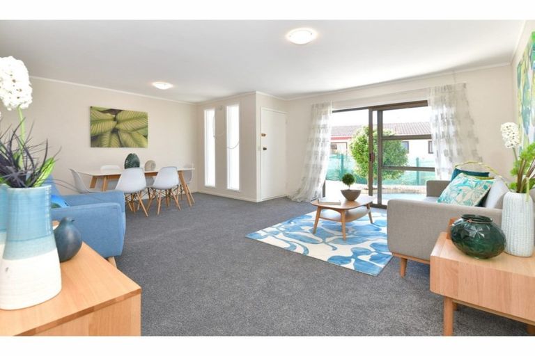 Photo of property in 52a Albatross Road, Red Beach, 0932