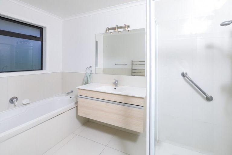 Photo of property in 1 Roy Hilton Drive, Flagstaff, Hamilton, 3210