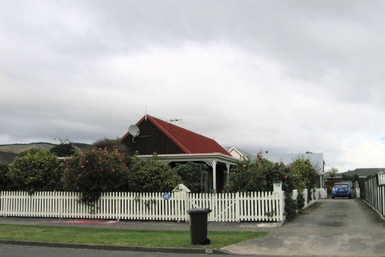 Photo of property in 38 Kapanui Road, Waikanae, 5036