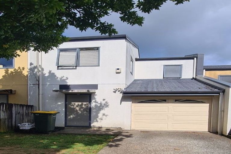 Photo of property in 37 Rakich Place, Henderson, Auckland, 0612