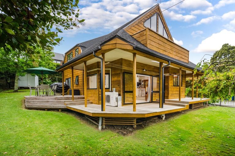 Photo of property in 131a Edmonton Road, Te Atatu South, Auckland, 0610