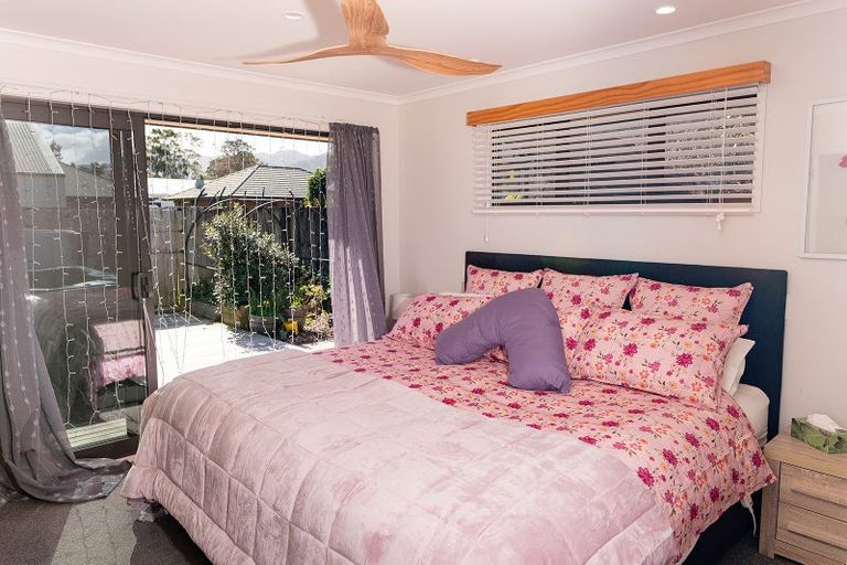 Photo of property in 136 Golden Shore Place, Coromandel, 3506