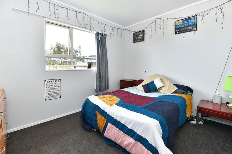 Photo of property in 19 Parakai Avenue, Parakai, 0830