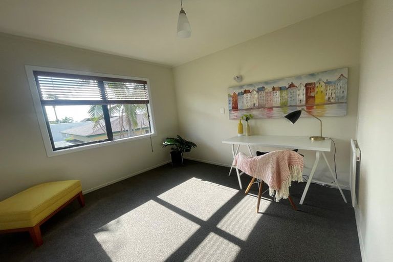 Photo of property in 1/46 Masterton Road, Rothesay Bay, Auckland, 0630