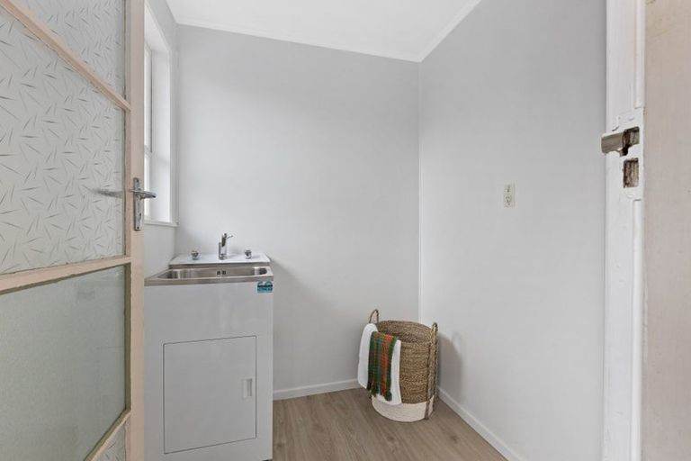 Photo of property in 1/45 Seine Road, Forrest Hill, Auckland, 0620