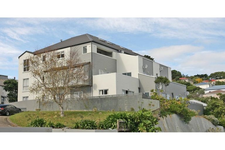 Photo of property in Coromandel Heights, 6/111 Coromandel Street, Newtown, Wellington, 6021