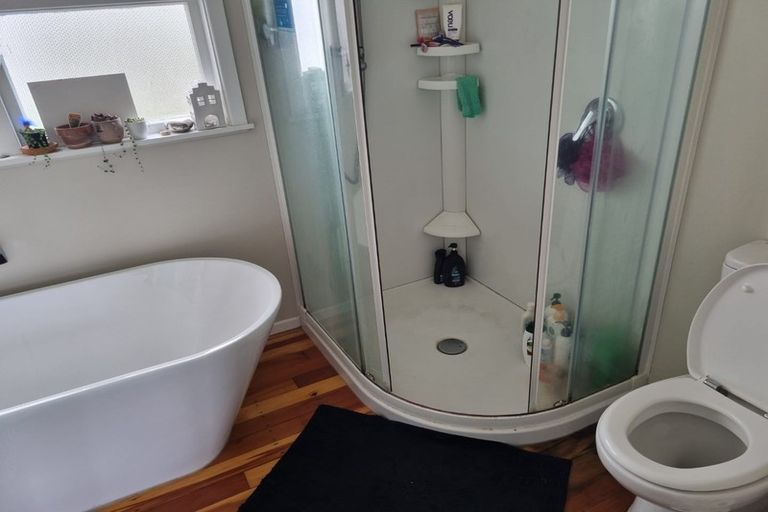 Photo of property in 113 Parkvale Road, Karori, Wellington, 6012