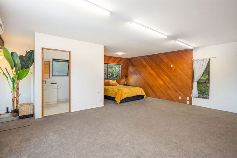 Photo of property in 2 Ramsey Place, Karori, Wellington, 6012