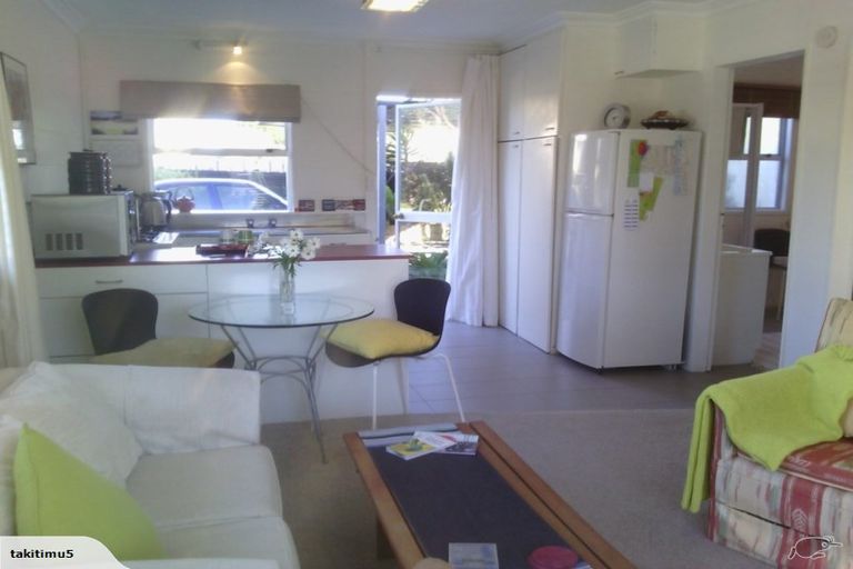 Photo of property in 3 Mahoe Street, Otaki Beach, Otaki, 5512