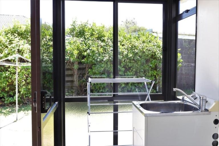 Photo of property in 4/54a Northboro Road, Belmont, Auckland, 0622