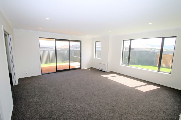 Photo of property in 35 Silver Springs Boulevard, Mosgiel, 9024