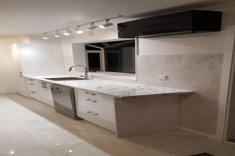 Photo of property in 1/7 Korokoro Road, Korokoro, Lower Hutt, 5012